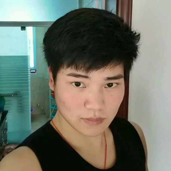 鲤鱼说小蝴蝶的照片