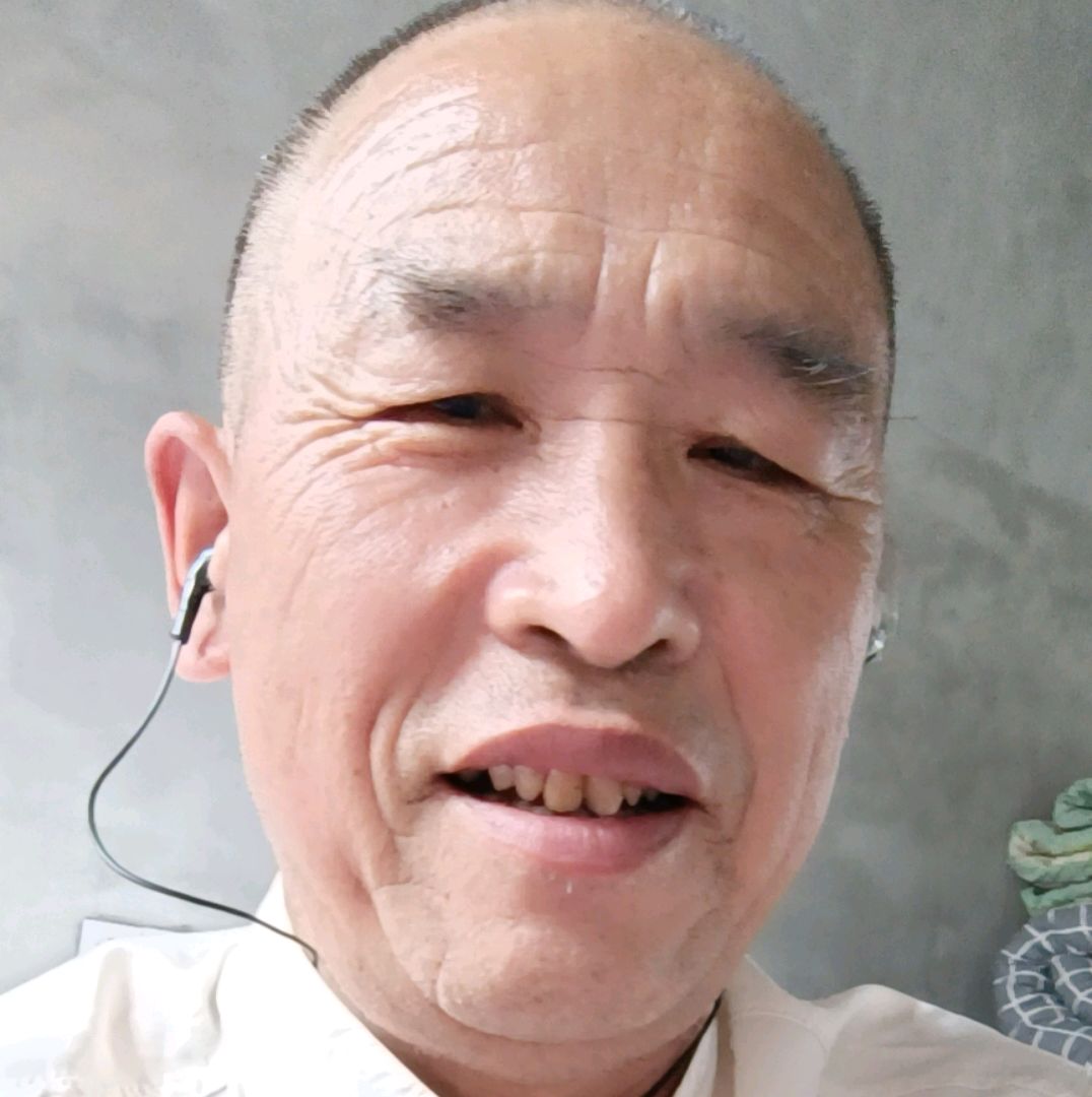 落拓回首薯片的照片
