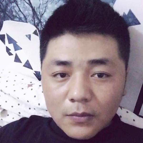 W-孤独的照片