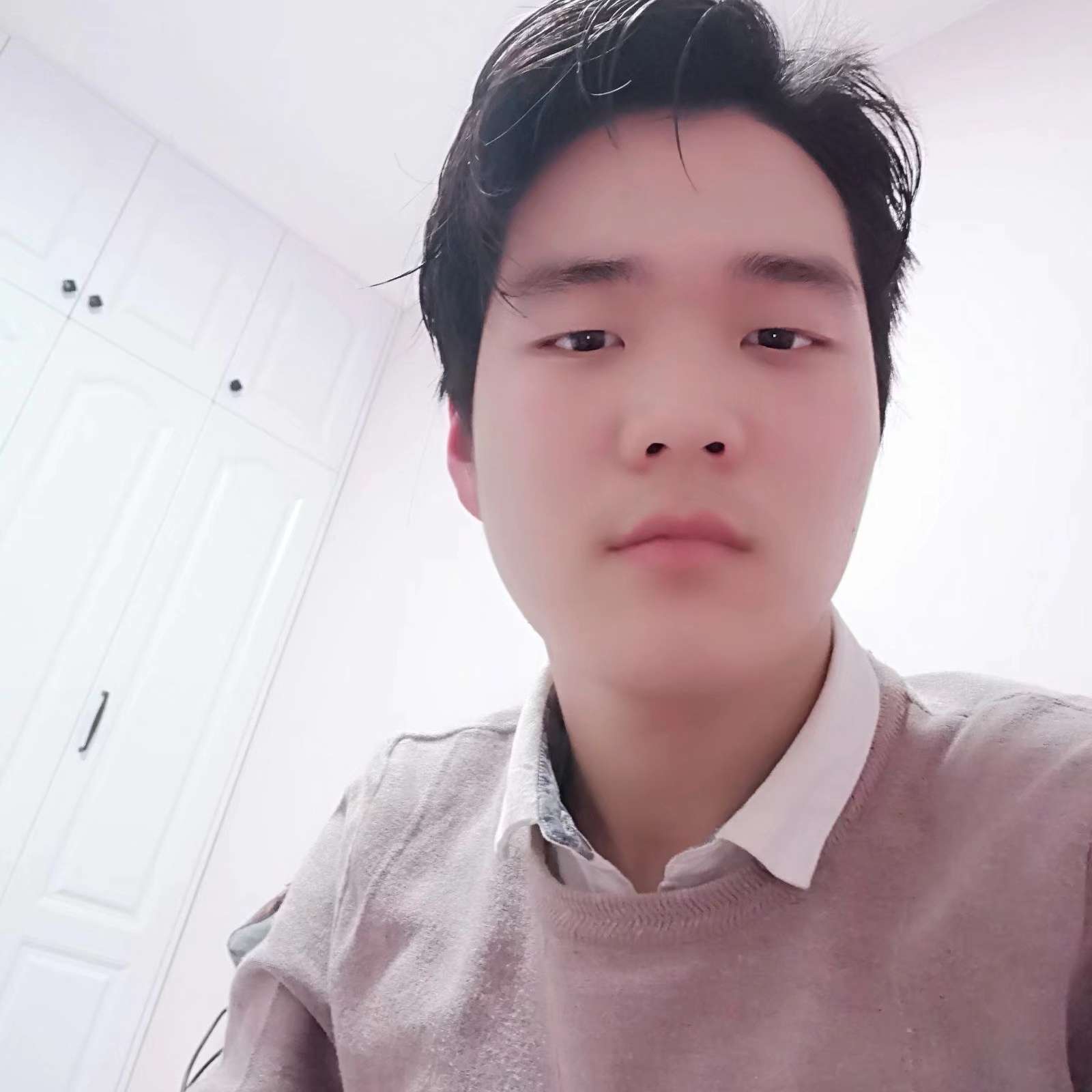 麦片和认真的照片