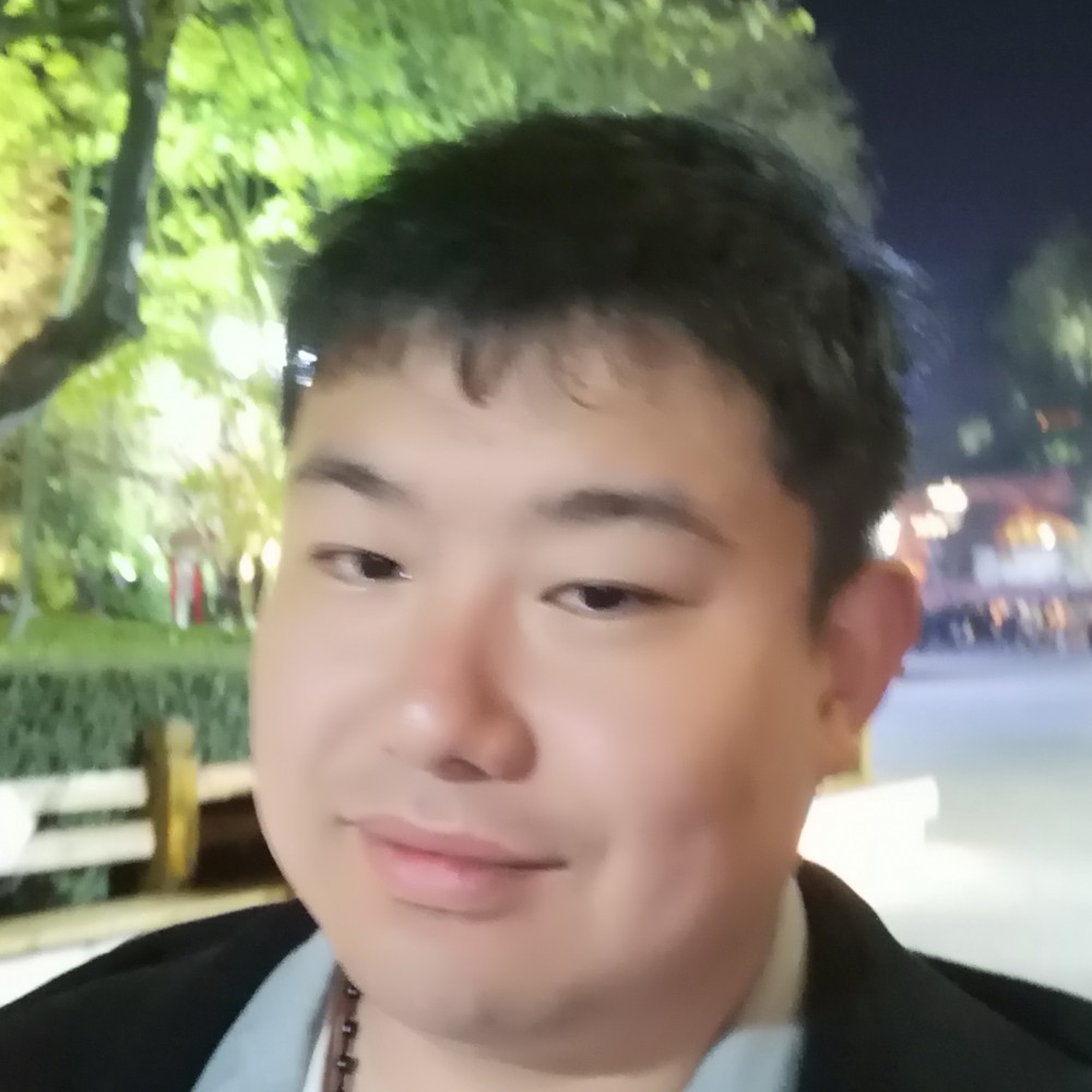 啃骨头的喵的照片