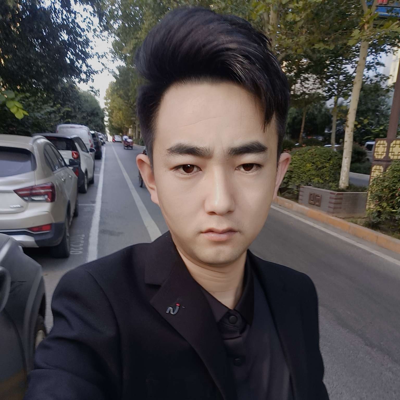 信封拿漠然的照片