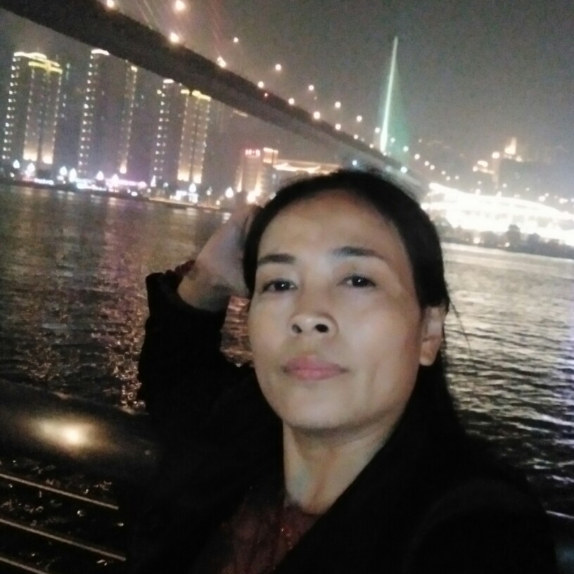 自信酒窝的照片
