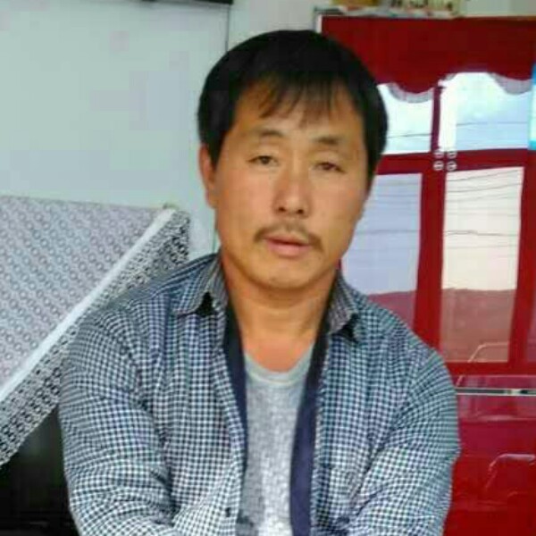 欣慰流岚面对微笑的照片