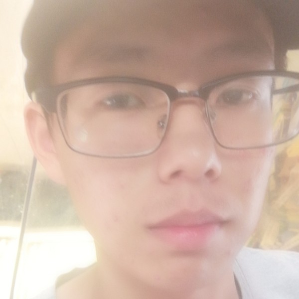 积极深拥醉月的照片