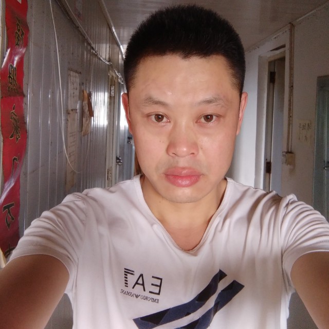 李胜，的照片