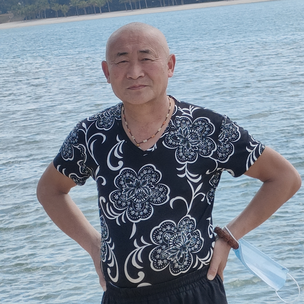 怕孤独有发夹的照片