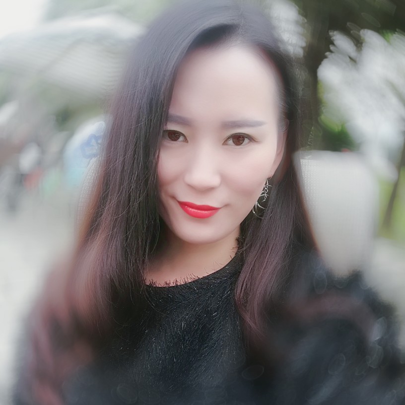 害羞小姐姐的照片