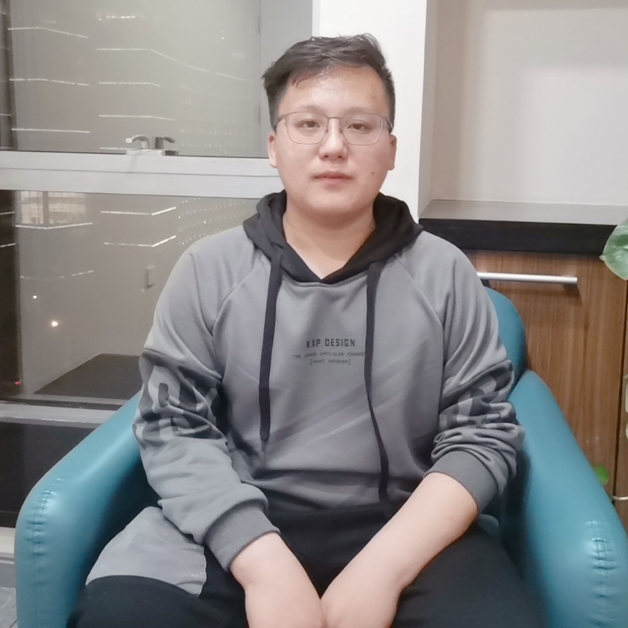 手机扯端庄的照片