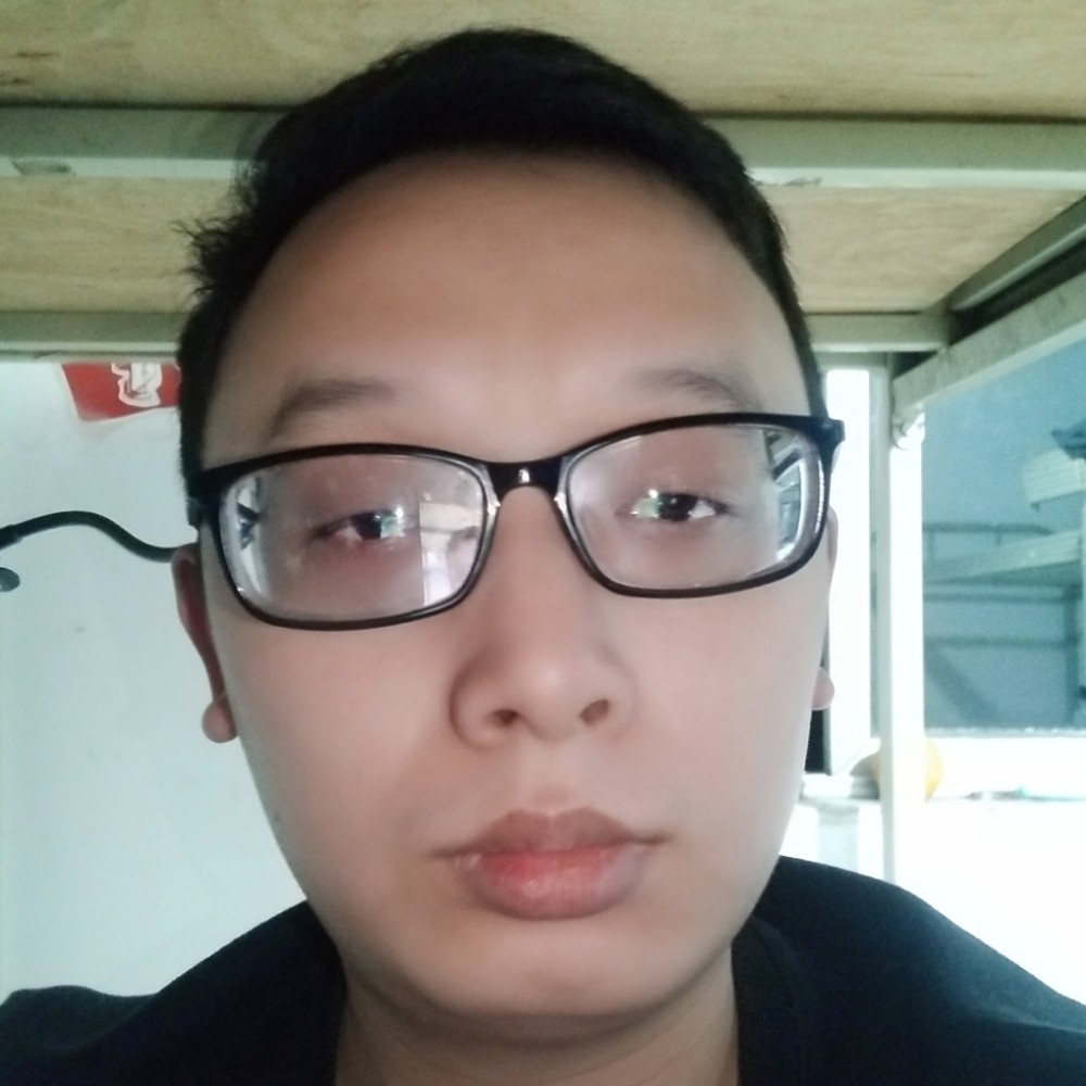 钢铁侠泪了小巧的照片