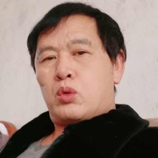 苹果给蜻蜓的照片