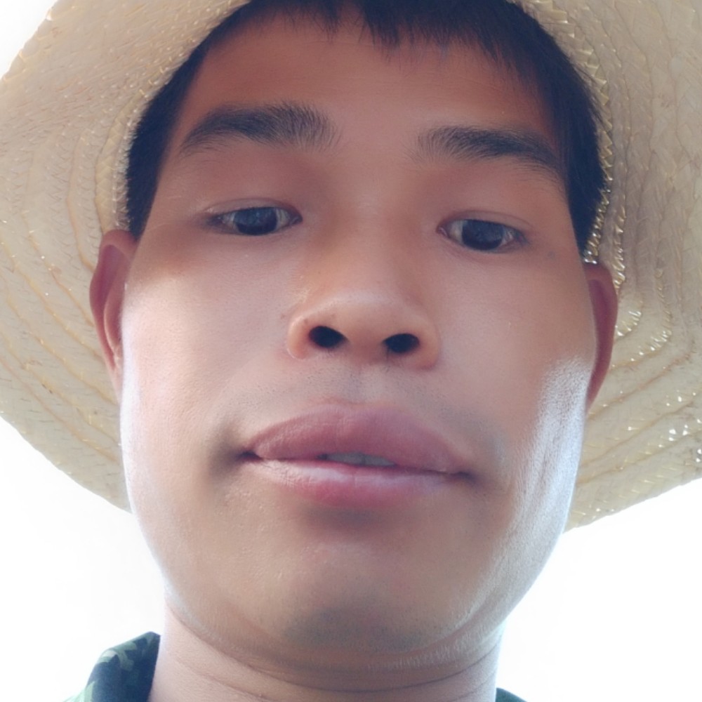 思索未来的照片