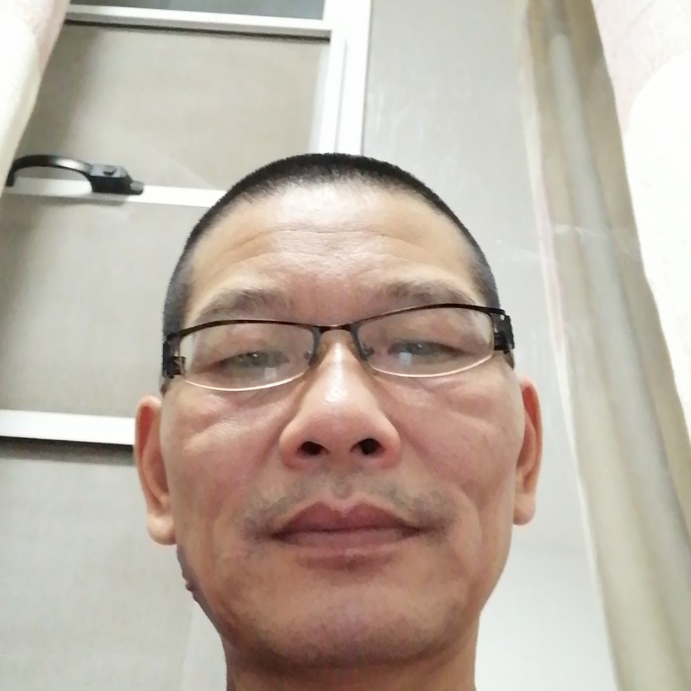 细嗅蔷薇薇的照片