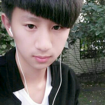 魔镜腼腆的照片