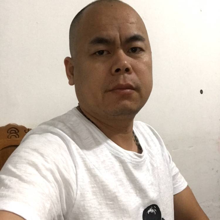 像男人一样战斗的照片