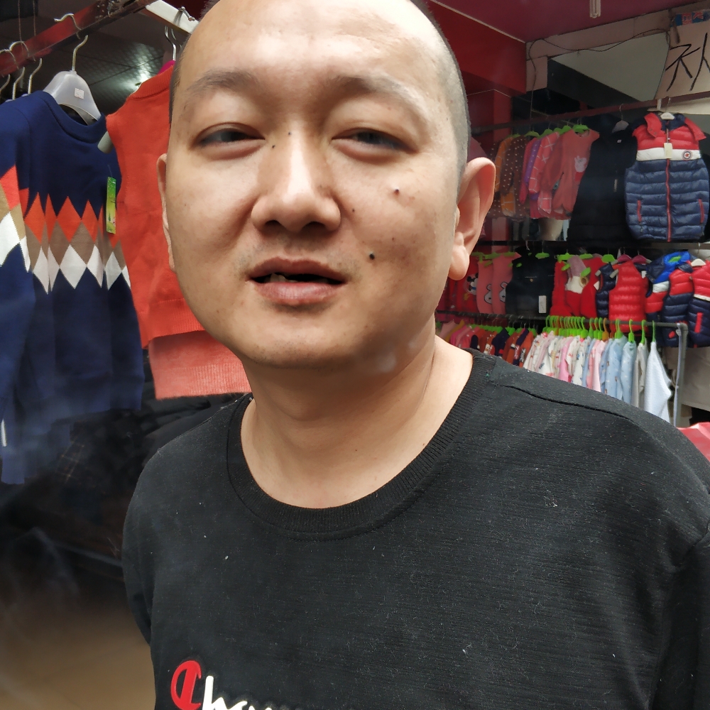恬静超短裙的照片