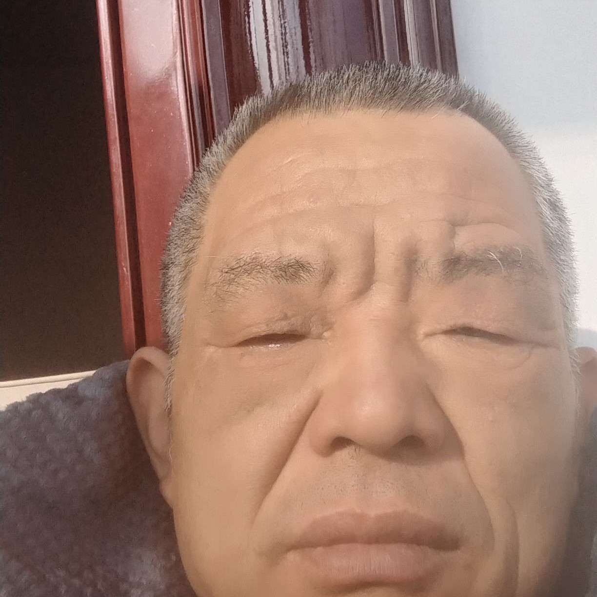 爱笑吃醋花生的照片