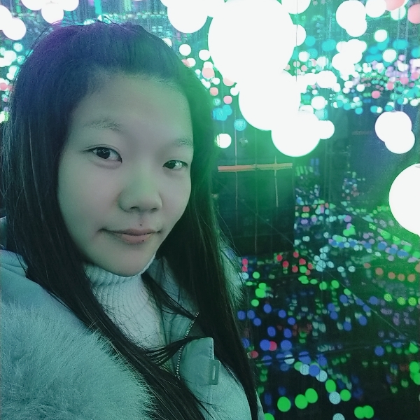 发嗲方森槿的照片