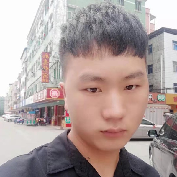 刺猬男孩的照片