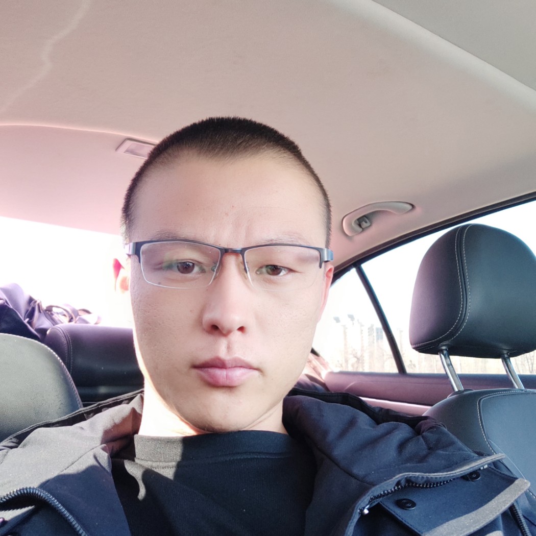 着急浅吻樱桃的照片