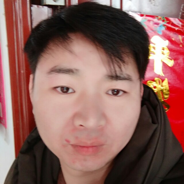 酷酷相许小伙的照片