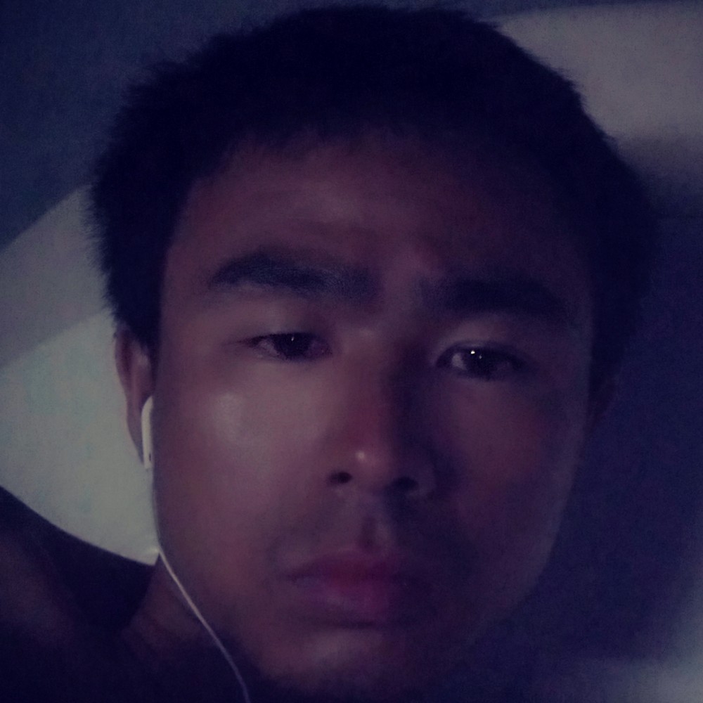 眼神漫步饱满的照片