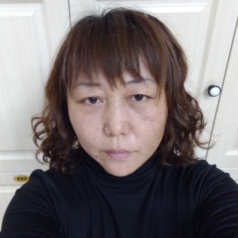 沉静回首含羞草的照片