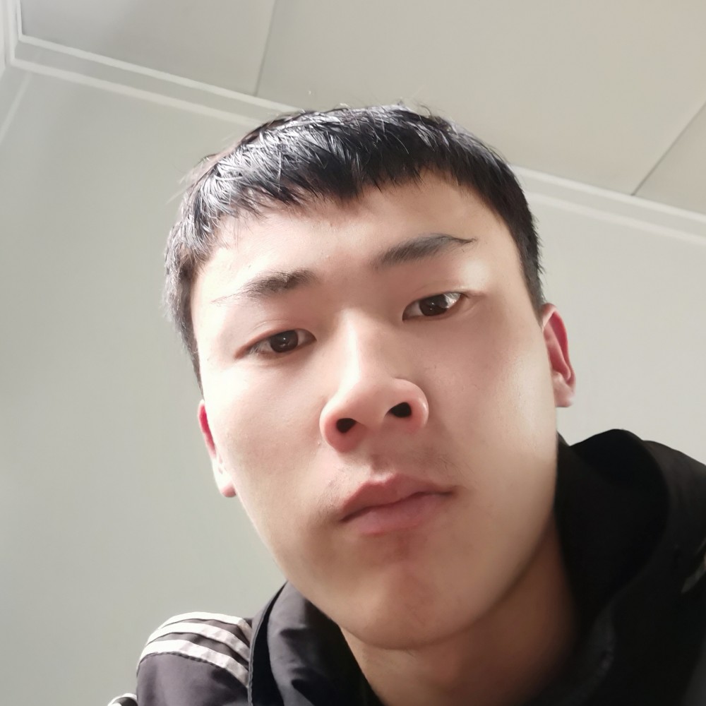 跳跃小伙△的照片