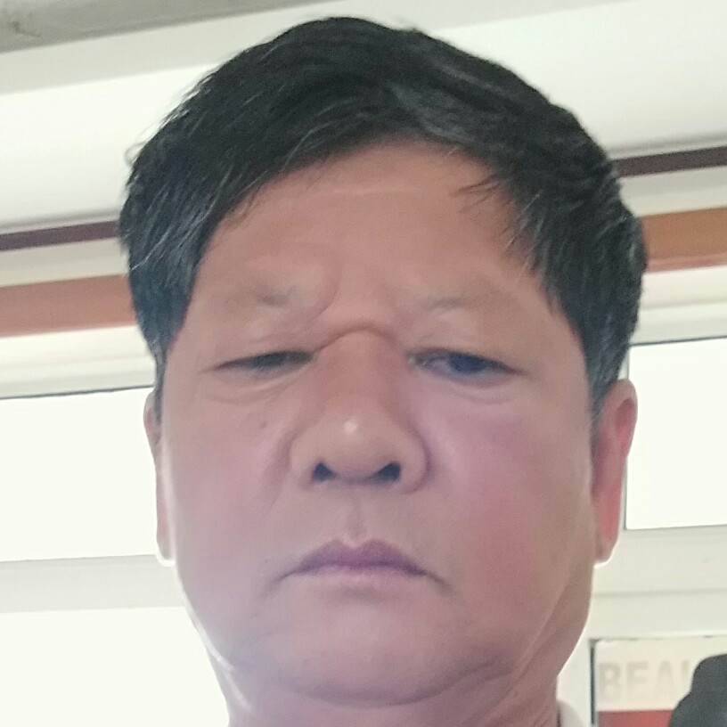大船回首俏皮的照片