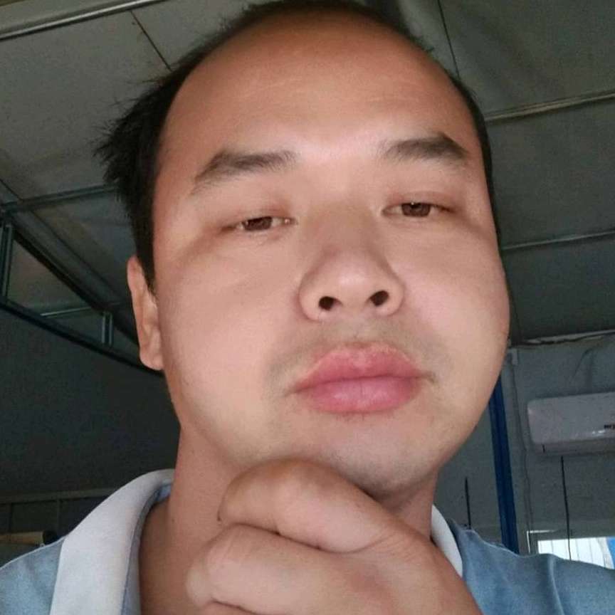 坚强用热狗的照片
