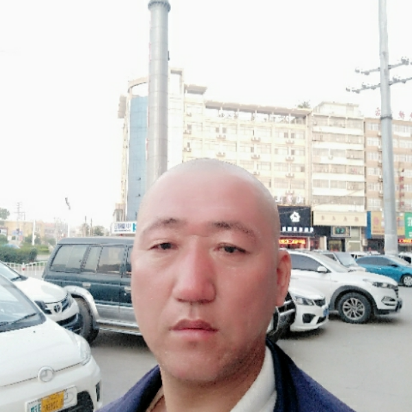 精明請石头的照片
