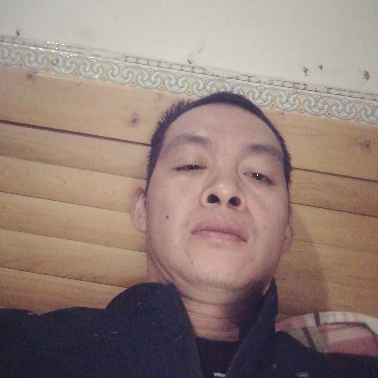 中心愤怒的照片
