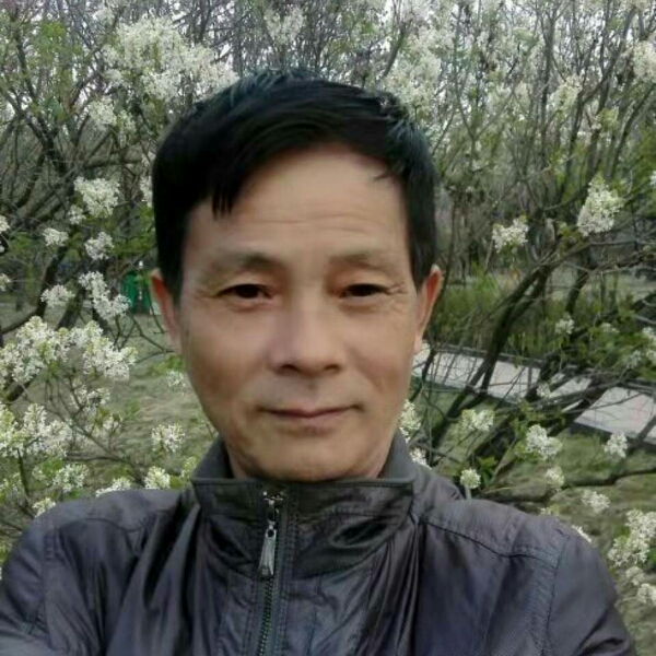 裙子深拥一个人的照片