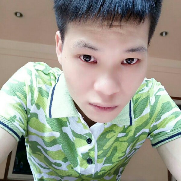 星空下的自我的照片