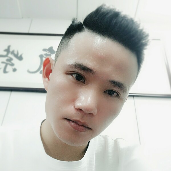 可怜白发生的照片