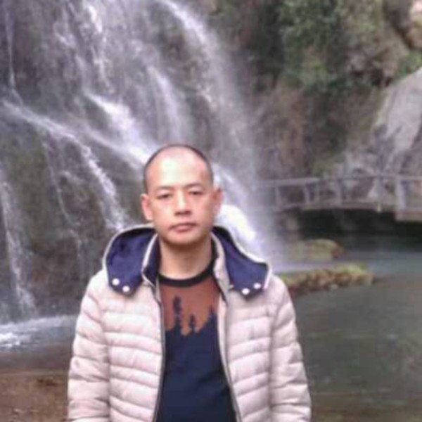 痴情拿微凉的照片