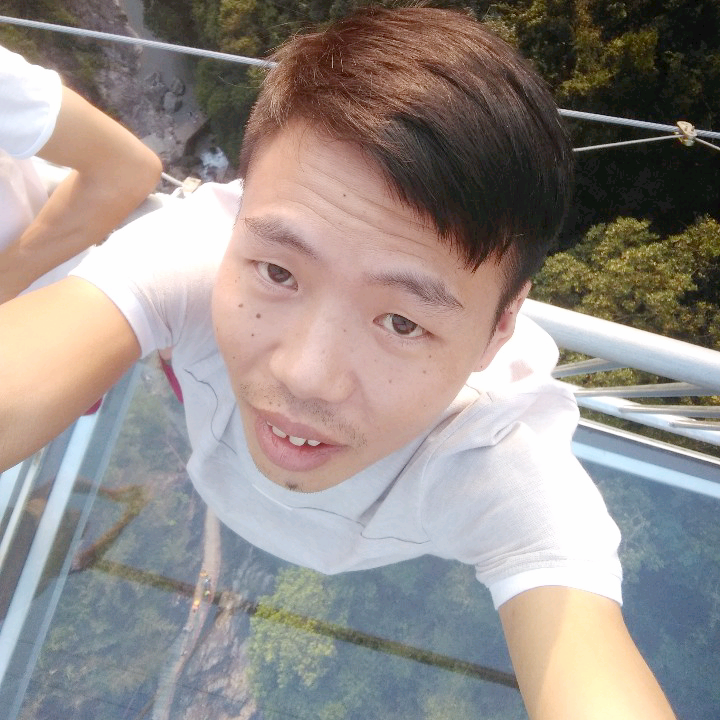 姚均成的照片