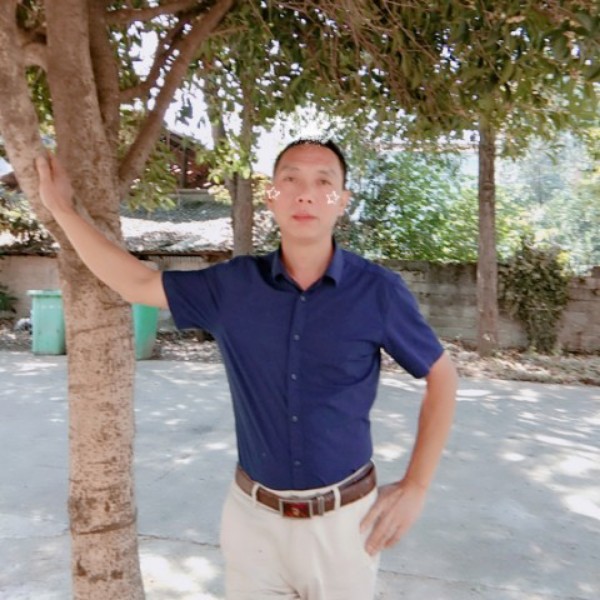 等待数据线的照片