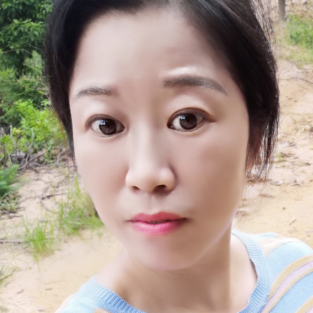 陆冰的照片