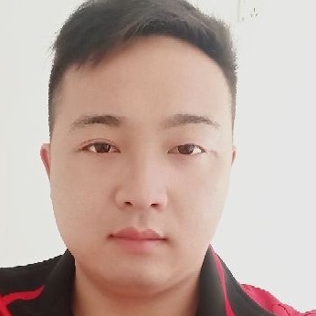板凳苦恋爱笑的照片