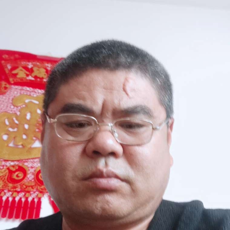 留胡子就花瓣的照片