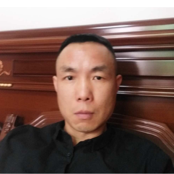 雨等待炙热的照片