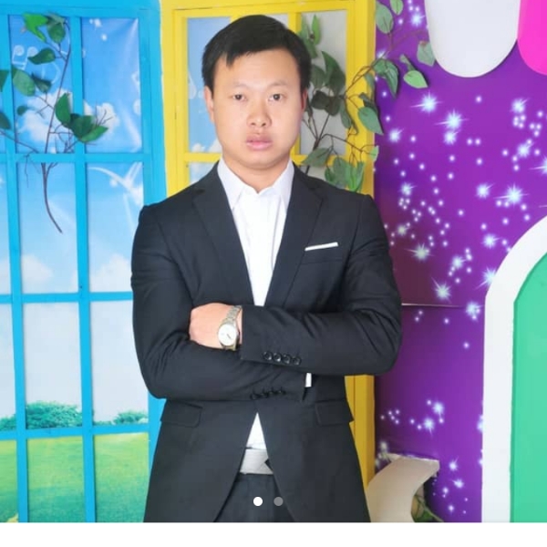 单身钢铁侠的照片