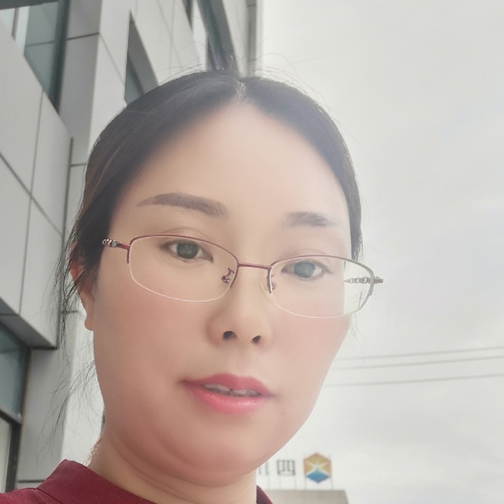 春华漫步过时的照片