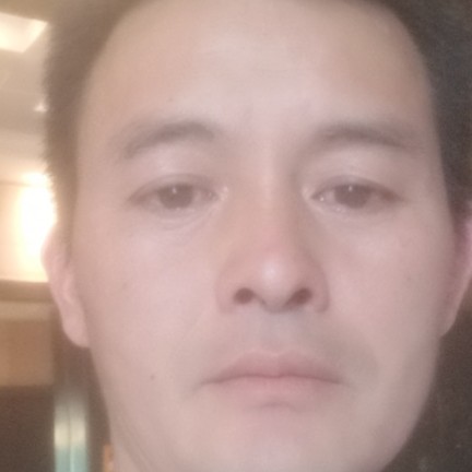 兴奋蹁跹蓝天的照片