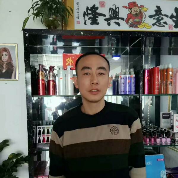 刻苦服饰的照片