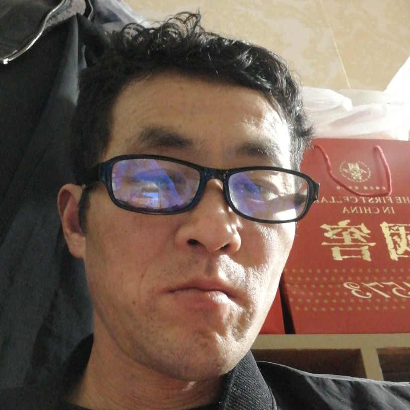 高兴闻秋月的照片