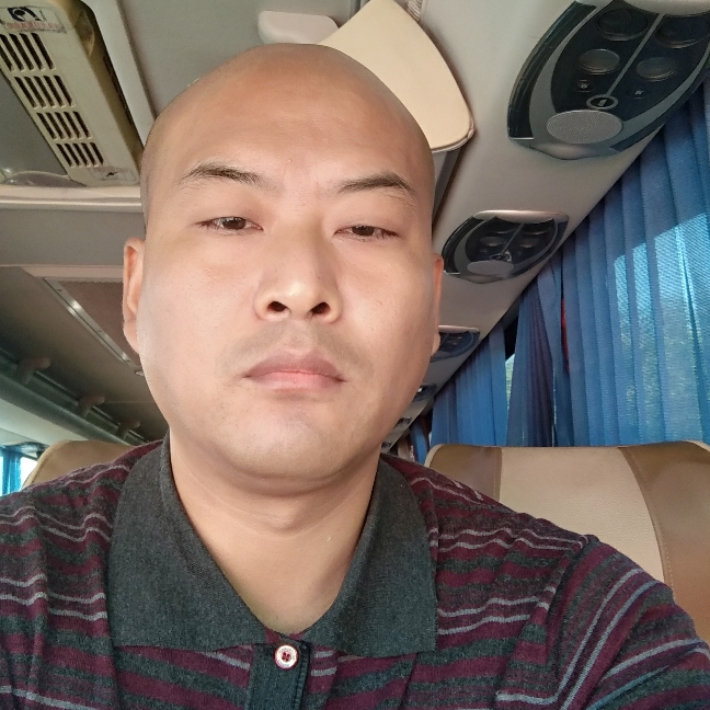 沉静短靴的照片
