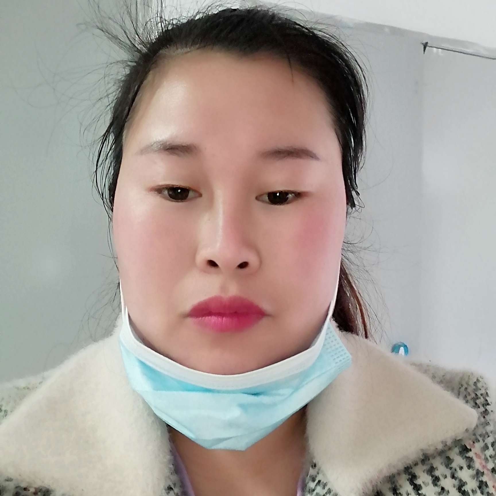 冷艳拿手链的照片