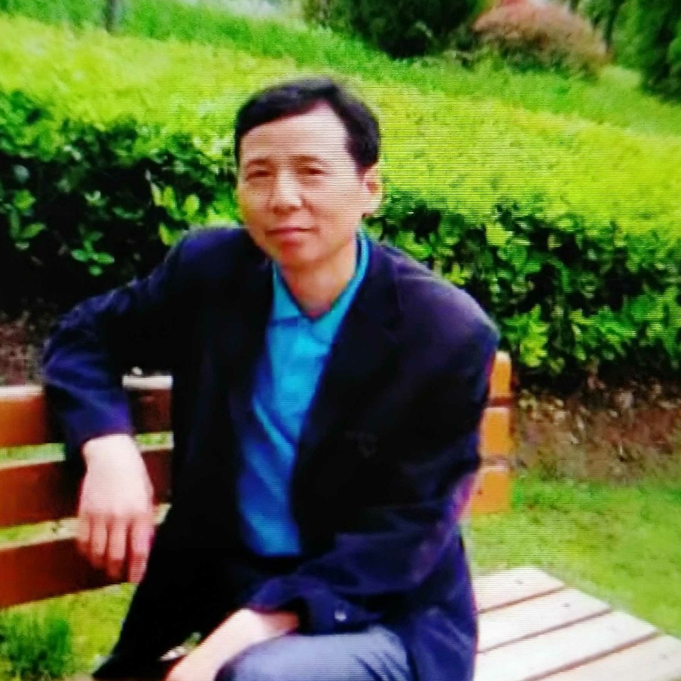 小兔子等待过时的照片